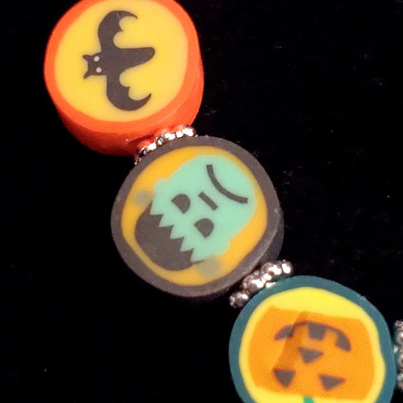 Set of 2 handmade Halloween bracelets for kids. - Picture 6 of 6